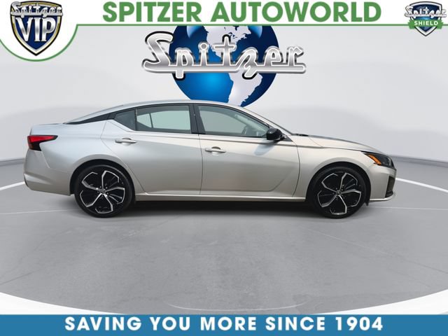 Used 2023 Nissan Altima 2.5 SR FWD image 10