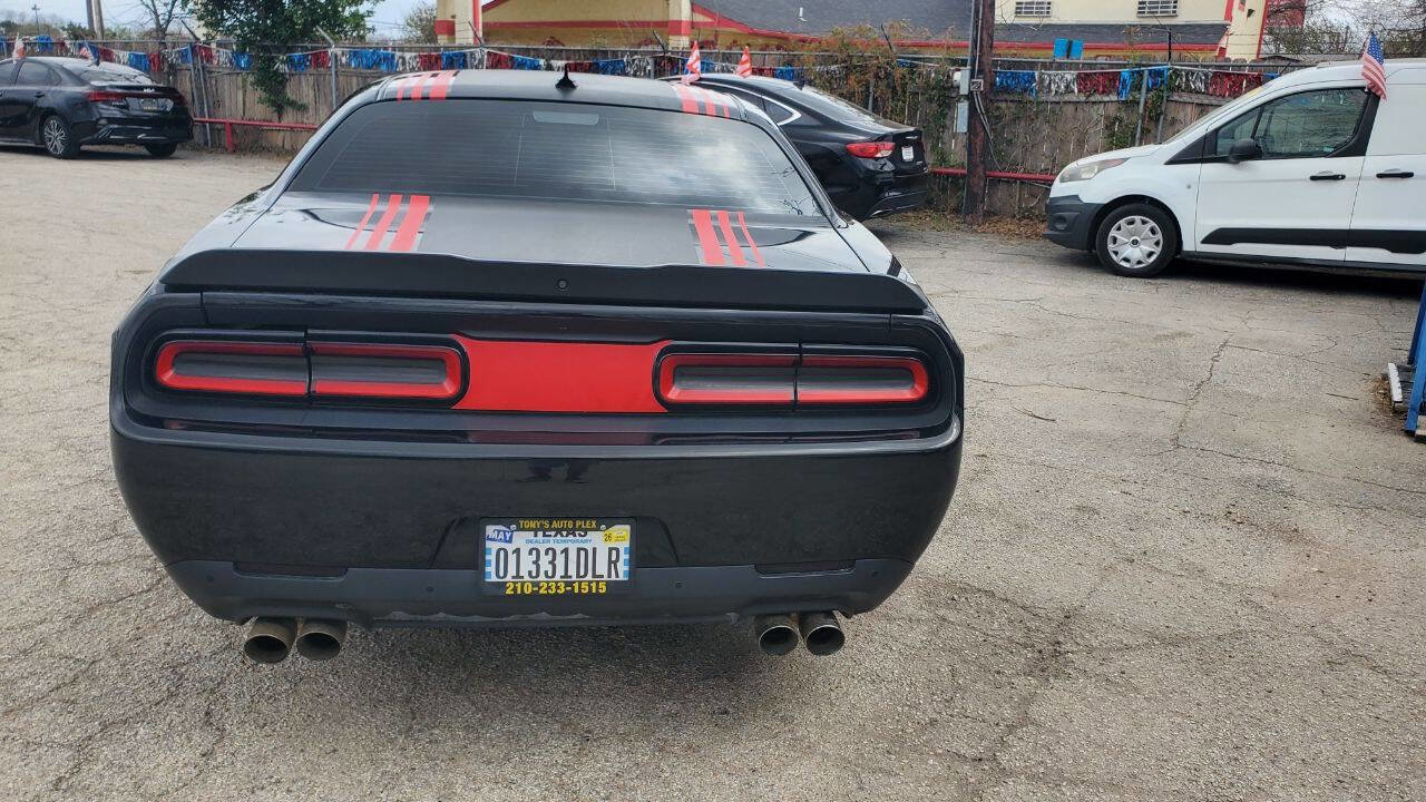 Used 2015 Dodge Challenger R/T Plus image 4