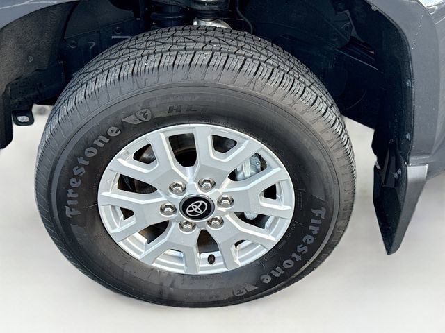 Used 2025 Toyota Tacoma SR5 AWD/4WD image 35