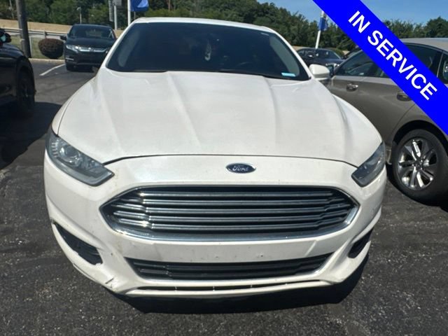 Used 2016 Ford Fusion Titanium AWD/4WD image 2