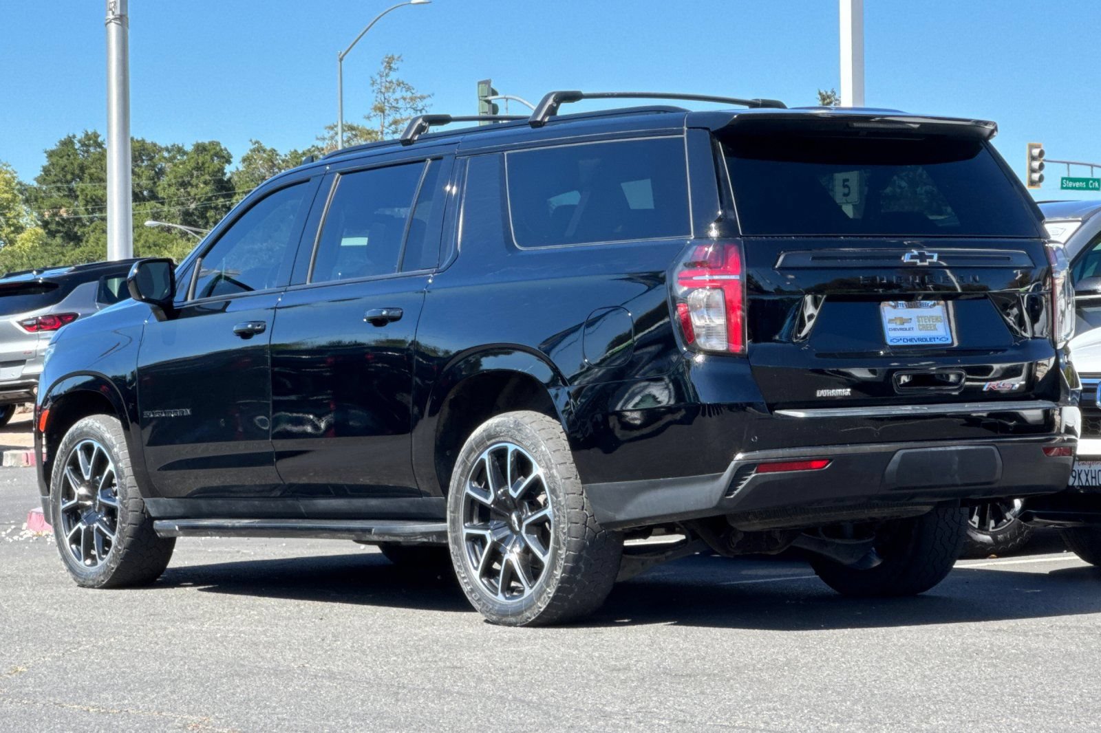 Used 2021 Chevrolet Suburban RST AWD/4WD image 7