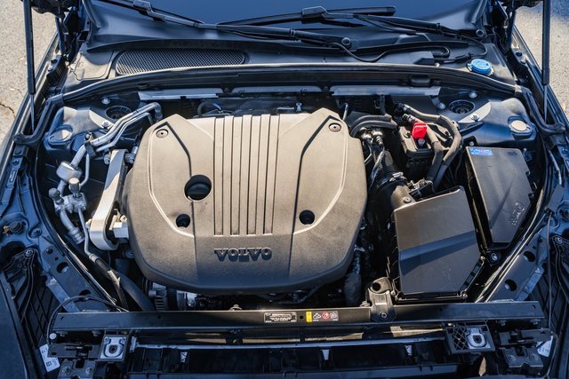 Certified 2023 Volvo S60 B5 Ultimate w/ Climate Package image 18