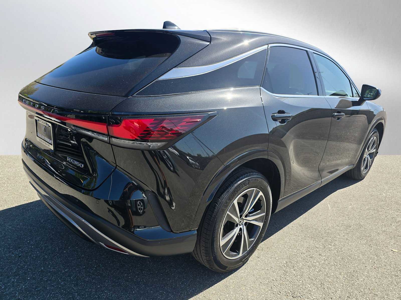 Used 2024 Lexus RX 350 FWD w/ Technology Package image 3