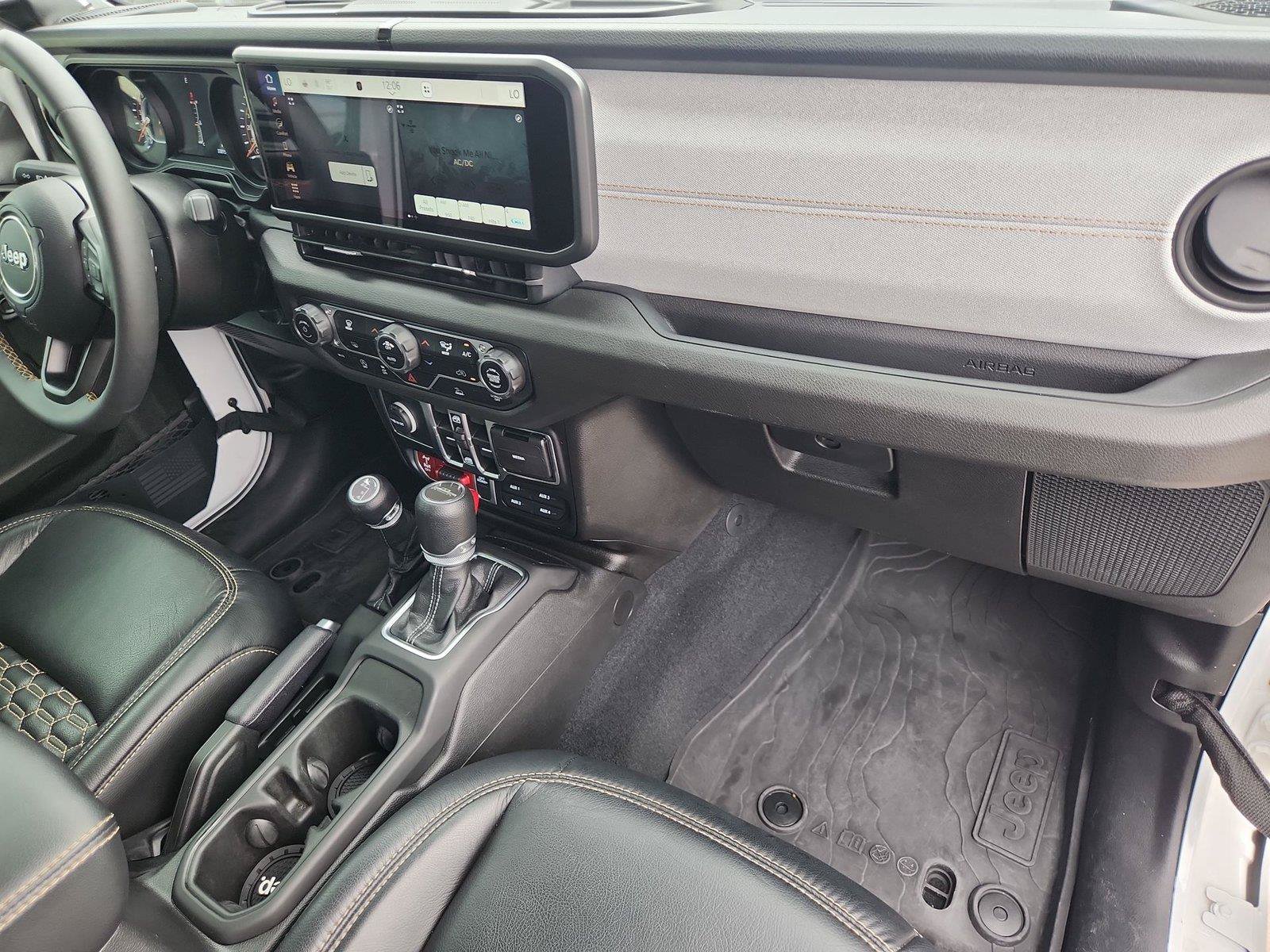Used 2024 Jeep Gladiator Sport AWD/4WD image 27