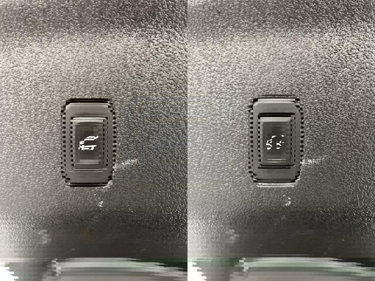 Certified 2024 Chevrolet Suburban Premier w/ Premium Package image 36