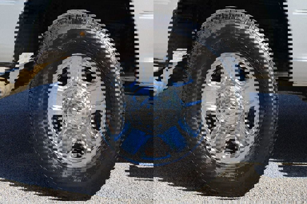 Used 2018 RAM 2500 Tradesman w/ Chrome Appearance Group image 25