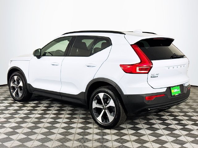 Used 2026 Volvo XC40 B5 Plus AWD/4WD image 6