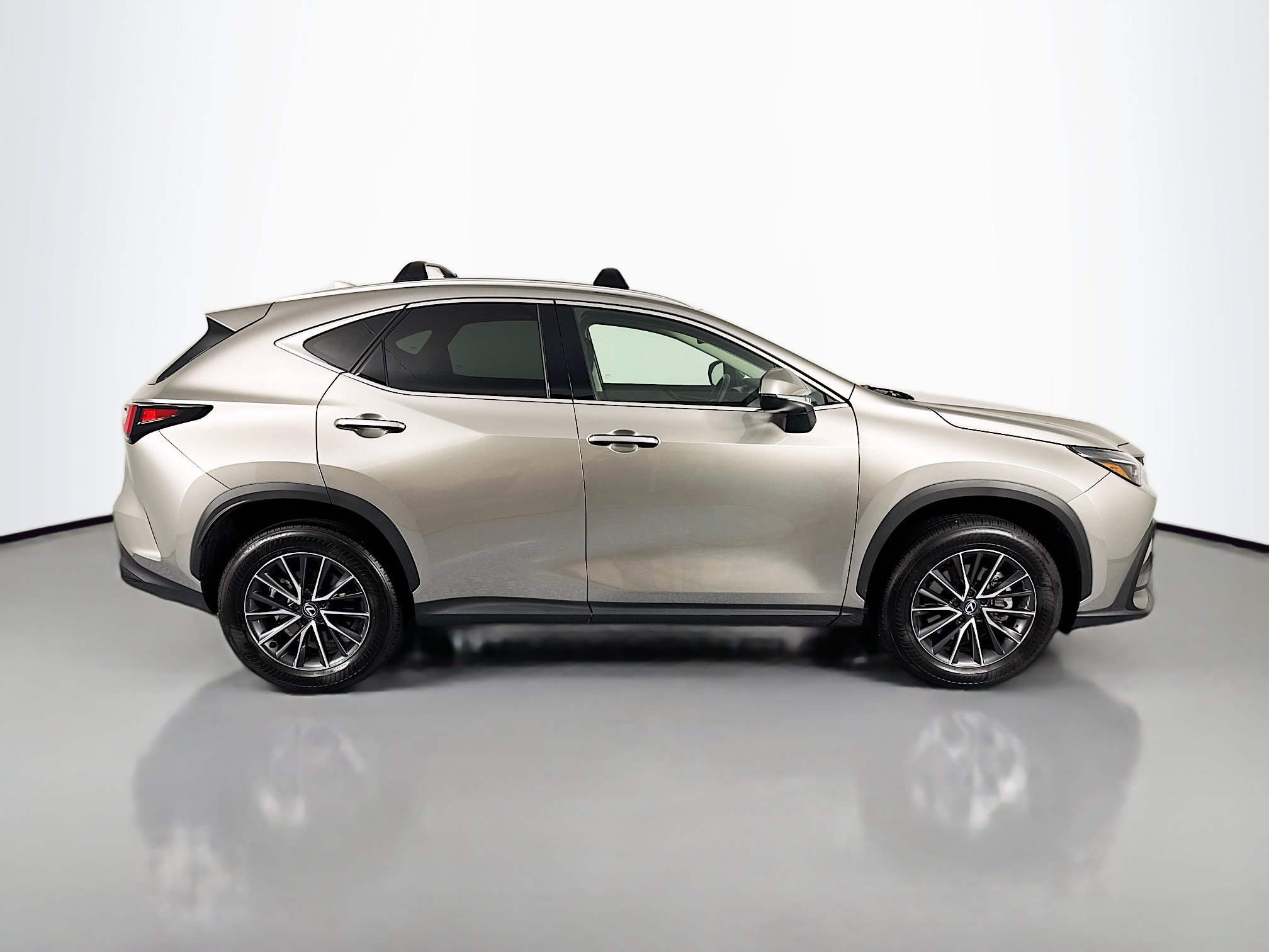Used 2025 Lexus NX 250 FWD w/ Cold Area Package image 4
