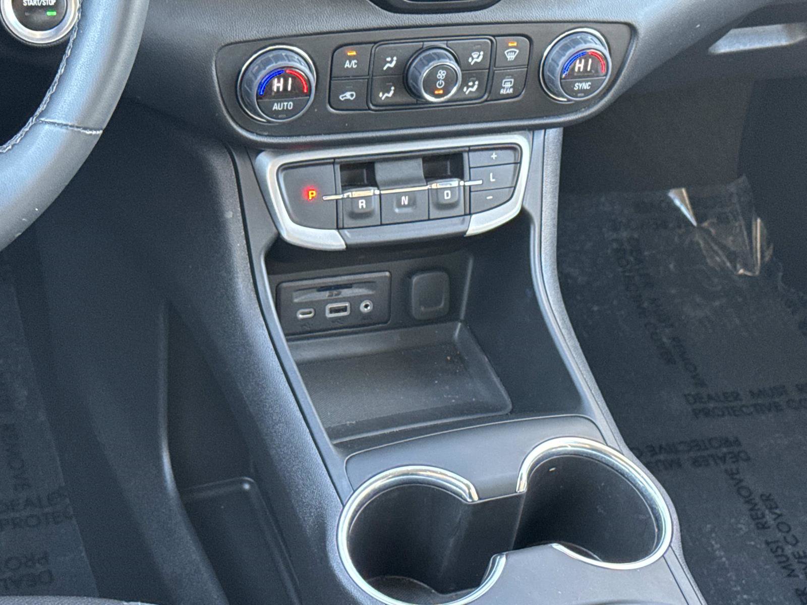 Used 2023 GMC Terrain SLT image 4