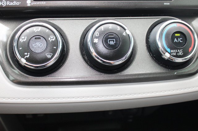 Used 2015 Toyota RAV4 LE FWD image 27