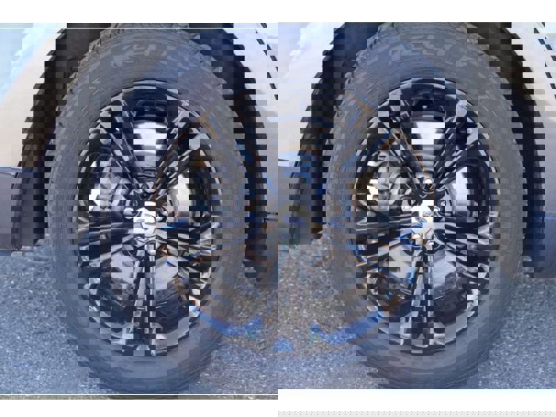 Used 2018 Ford Taurus SE image 11