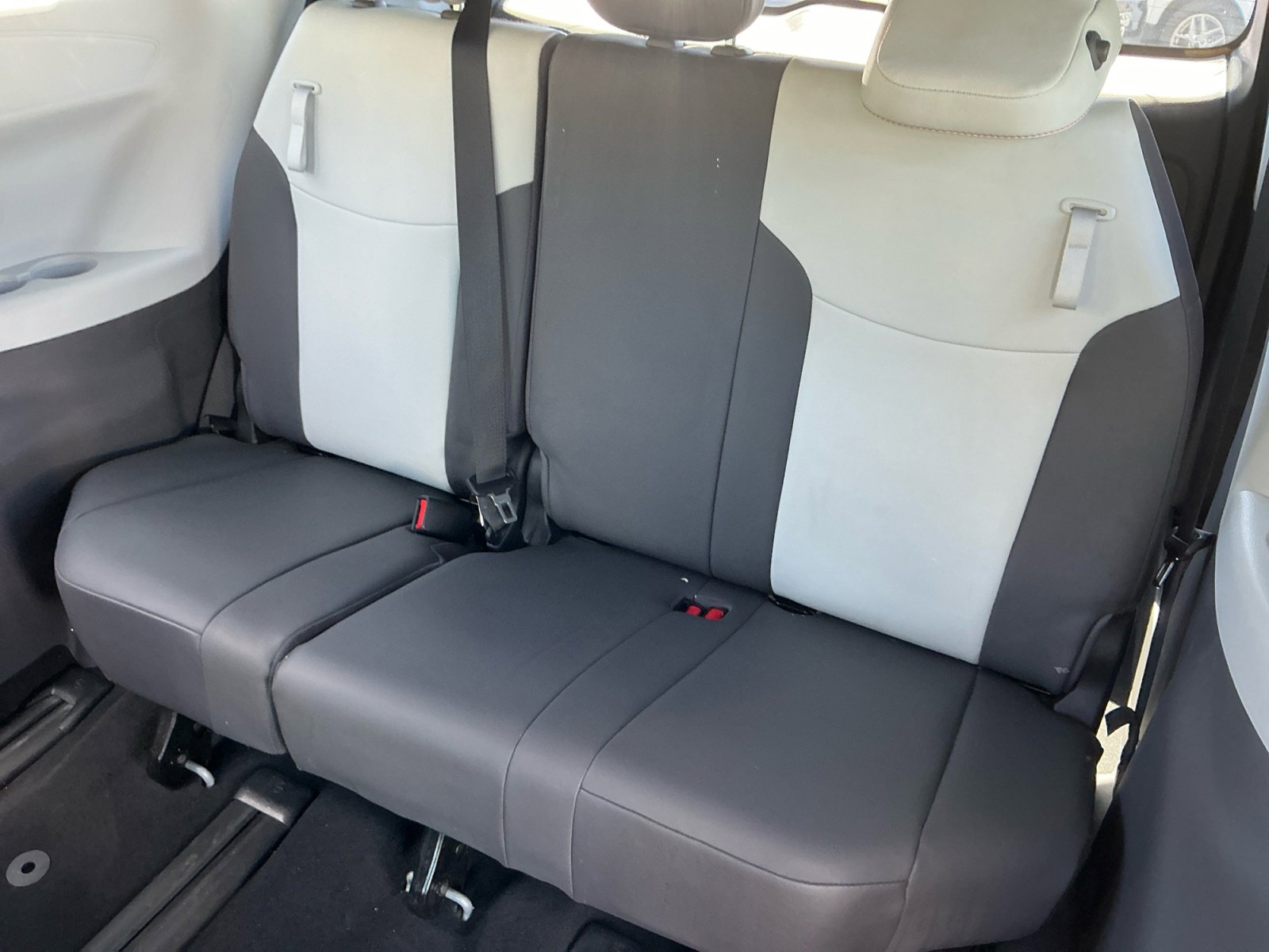 Used 2022 Toyota Sienna XSE AWD/4WD image 26