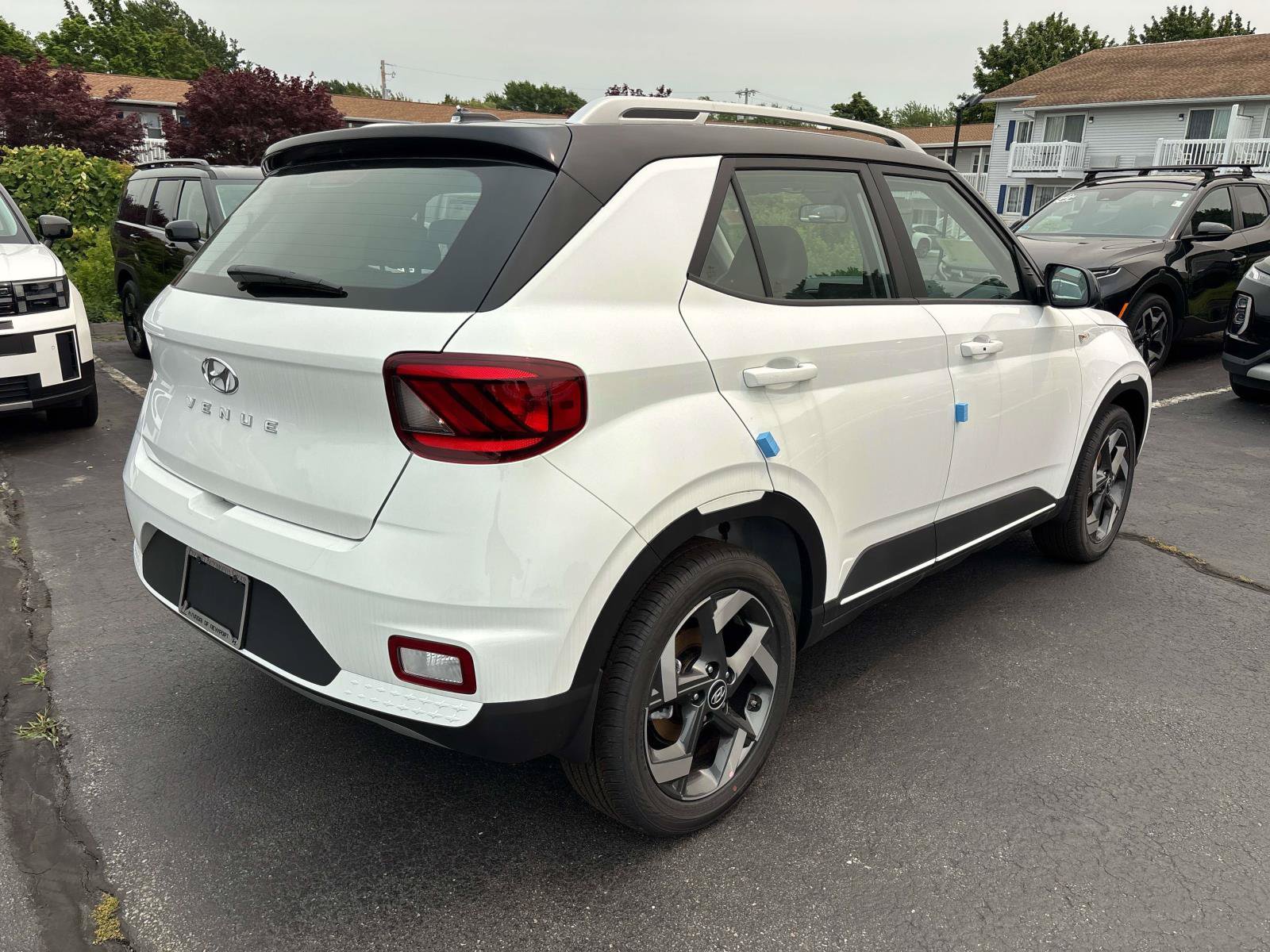 Used 2026 Hyundai Venue SEL FWD image 5