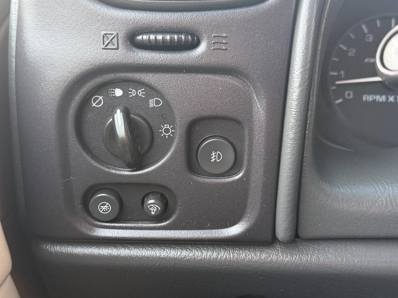 Used 2004 Oldsmobile Bravada AWD w/ Memory Package image 34