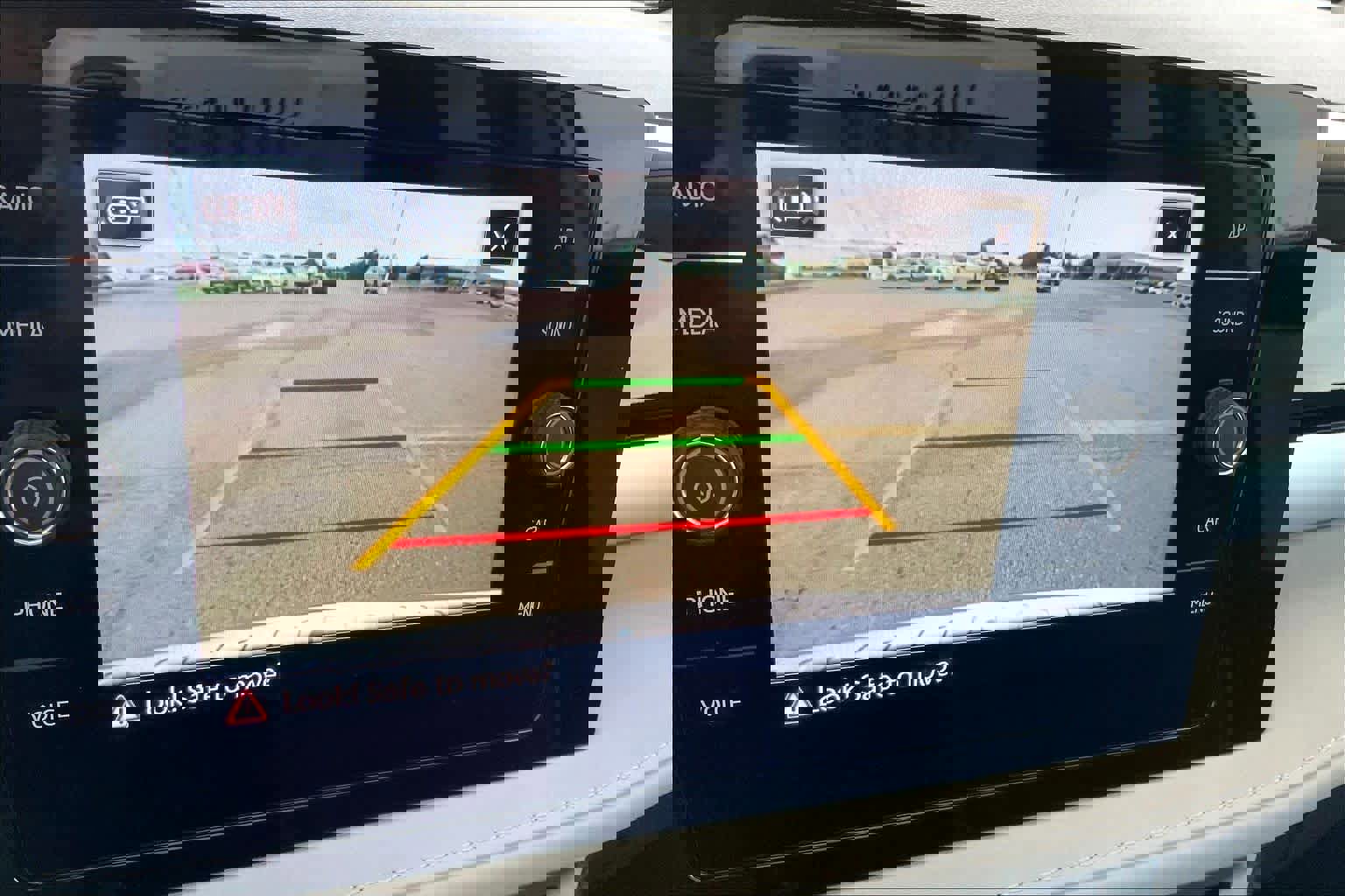 Used 2025 Volkswagen Taos SE AWD/4WD image 27