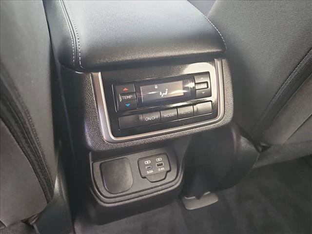 Used 2023 Subaru Ascent Premium w/ Convenience Package image 17