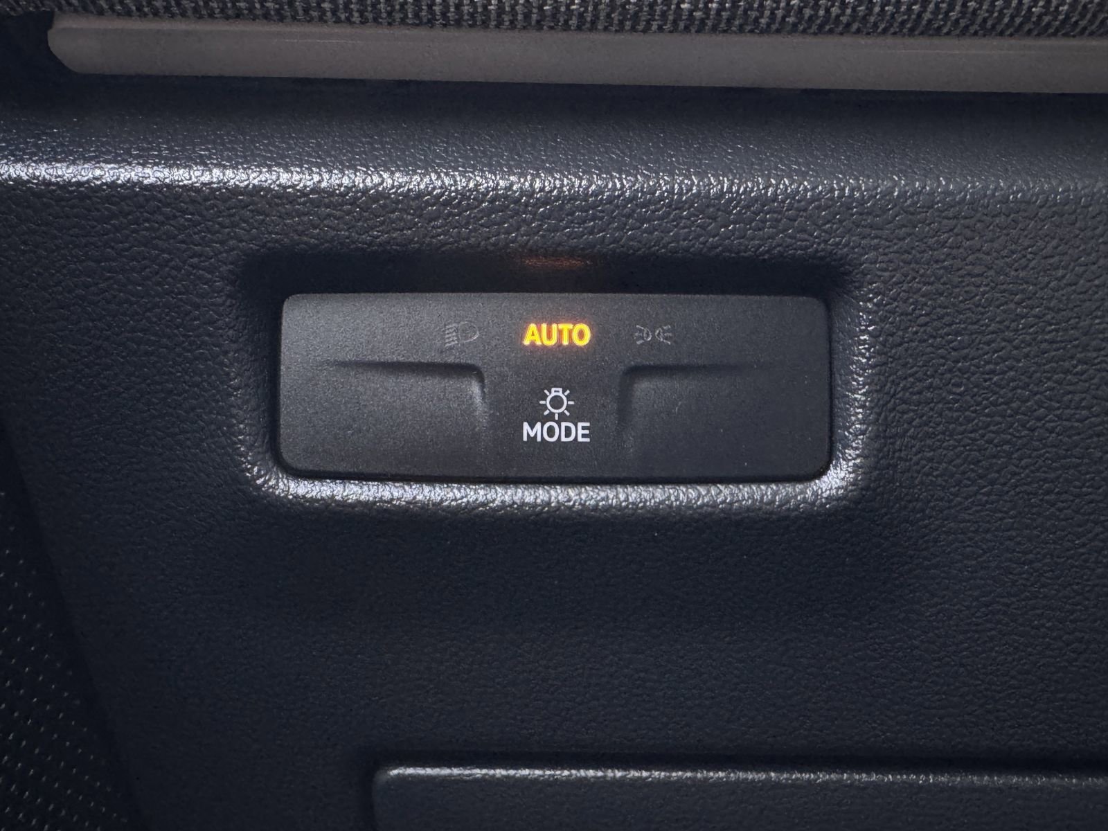 Used 2025 Volkswagen Tiguan S image 21