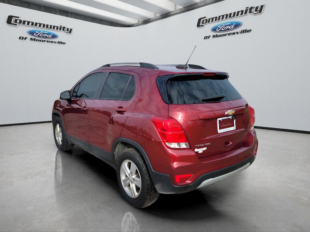 Used 2021 Chevrolet Trax LT w/ LT Convenience Package AWD/4WD image 6