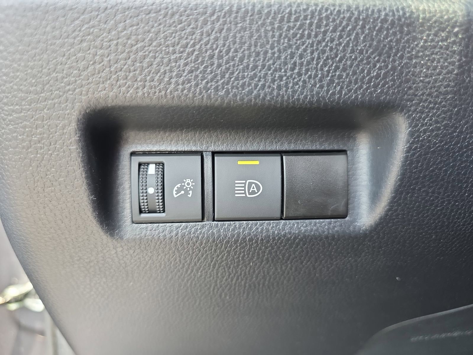 Used 2024 Toyota RAV4 LE FWD image 25