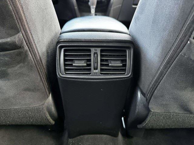 Used 2015 Nissan Rogue SV FWD image 36