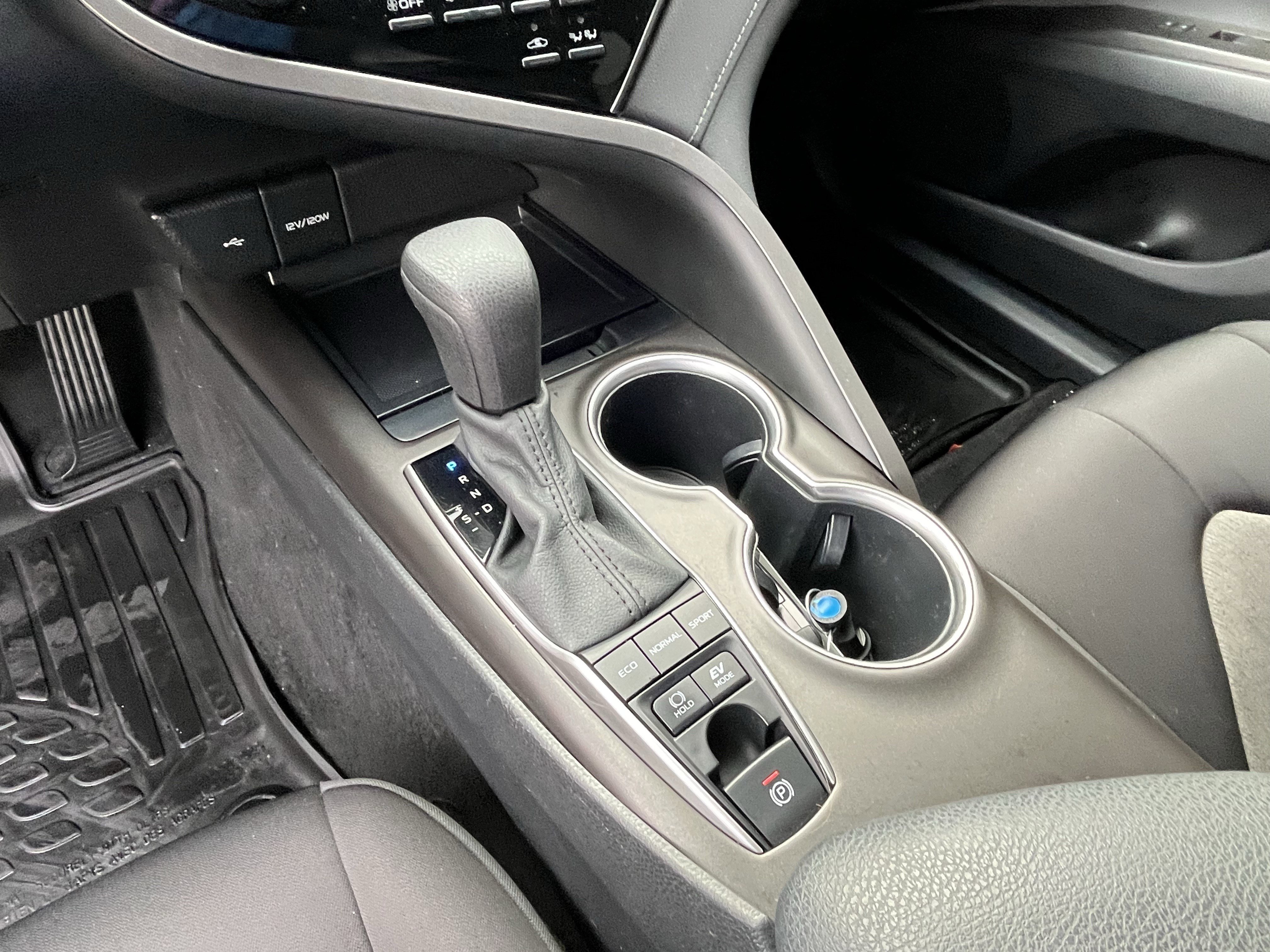 Used 2022 Toyota Camry LE image 20