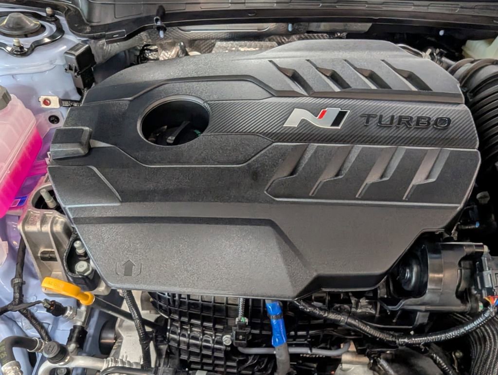 Certified 2025 Hyundai Elantra N Base image 12