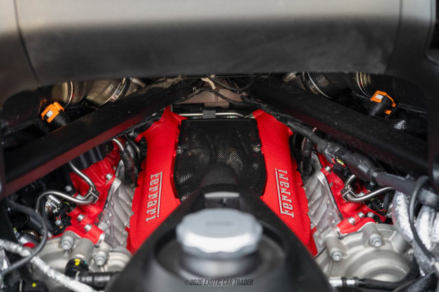 Used 2025 Ferrari SF90 Spider image 27