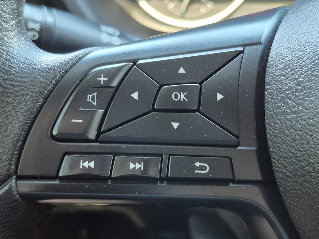 Used 2025 Nissan Sentra S FWD image 8