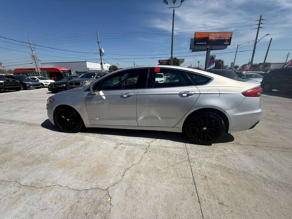 Used 2019 Ford Fusion Titanium image 4