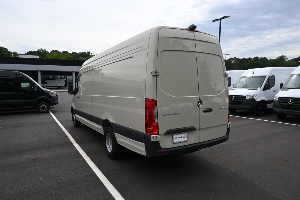 Used 2025 Mercedes-Benz Sprinter 3500 image 4