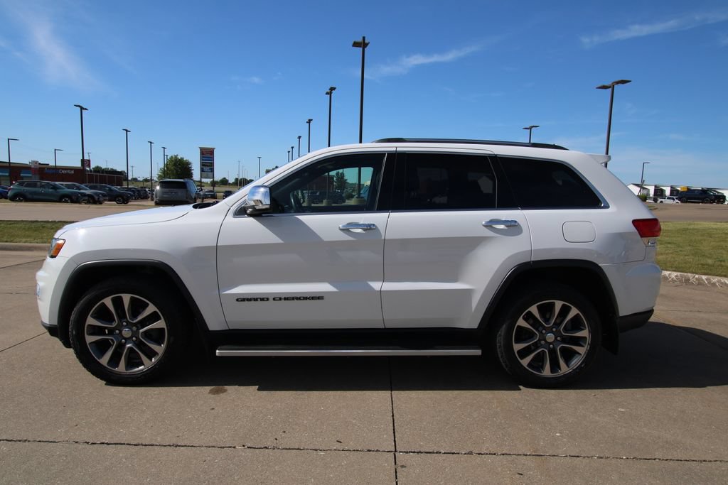 Used 2018 Jeep Grand Cherokee Limited AWD/4WD image 18