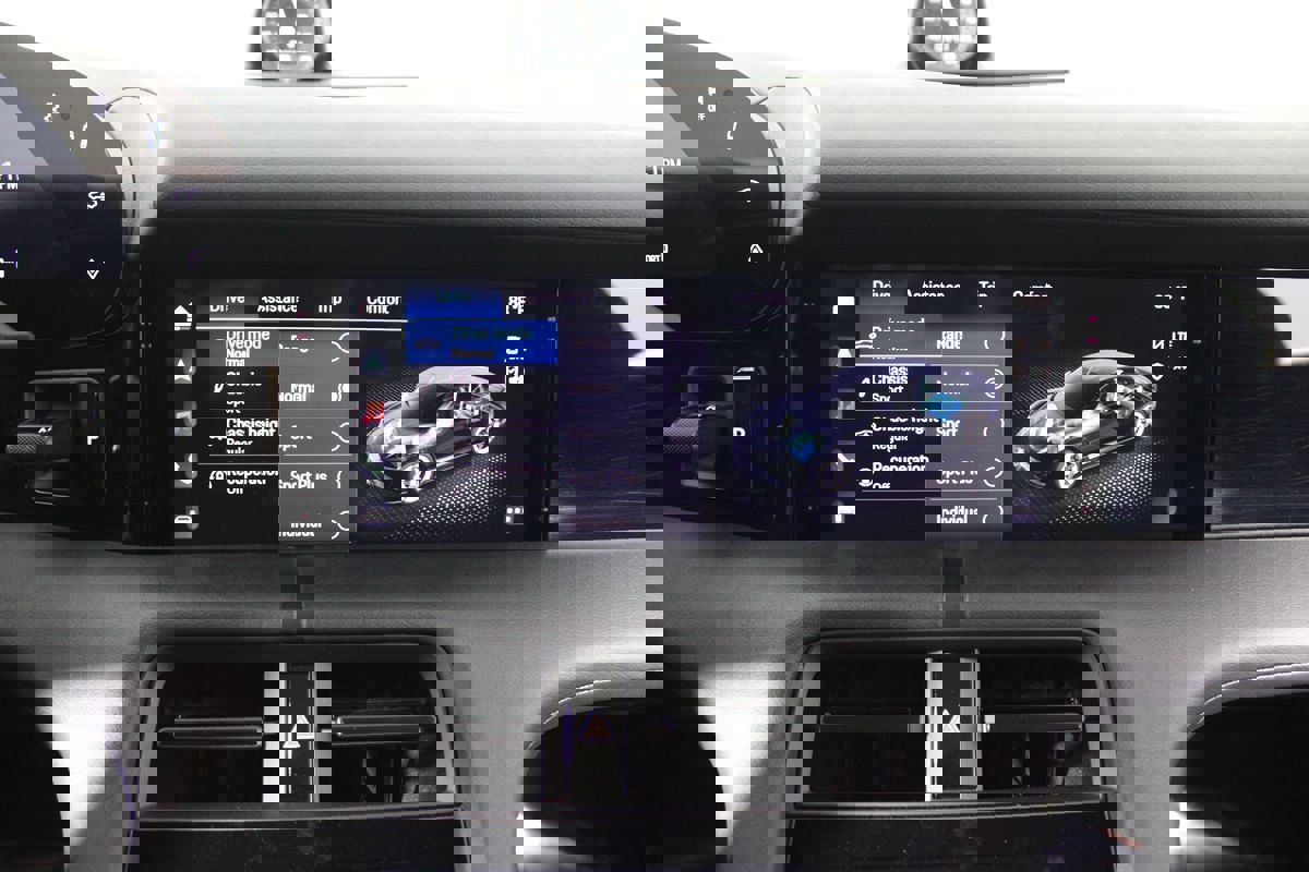 Used 2020 Porsche Taycan 4S image 28