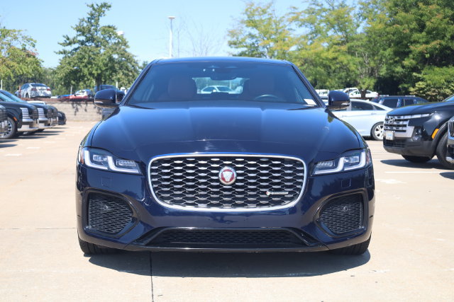 Used 2023 Jaguar XF R-Dynamic SE AWD/4WD image 4