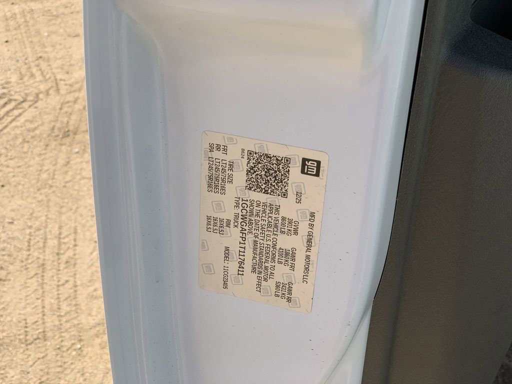 New 2026 Chevrolet Express 2500 w/ Driver Convenience Package image 32