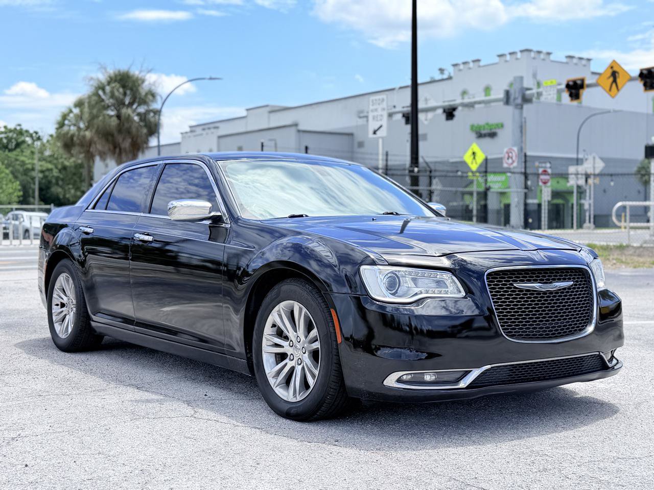 Used 2016 Chrysler 300 C RWD image 7