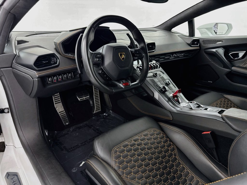 Used 2017 Lamborghini Huracan LP 580-2 RWD image 9