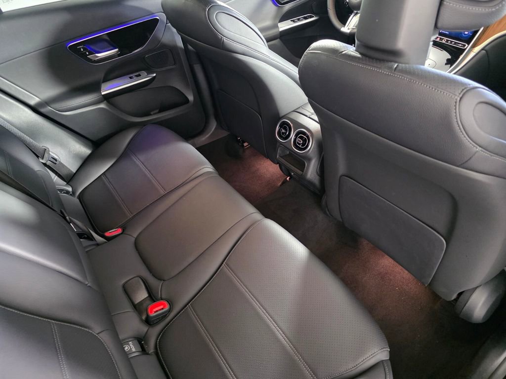 Certified 2025 Mercedes-Benz GLC 300 image 25