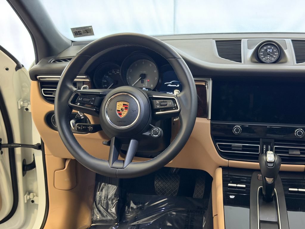 Certified 2023 Porsche Macan S AWD/4WD image 19