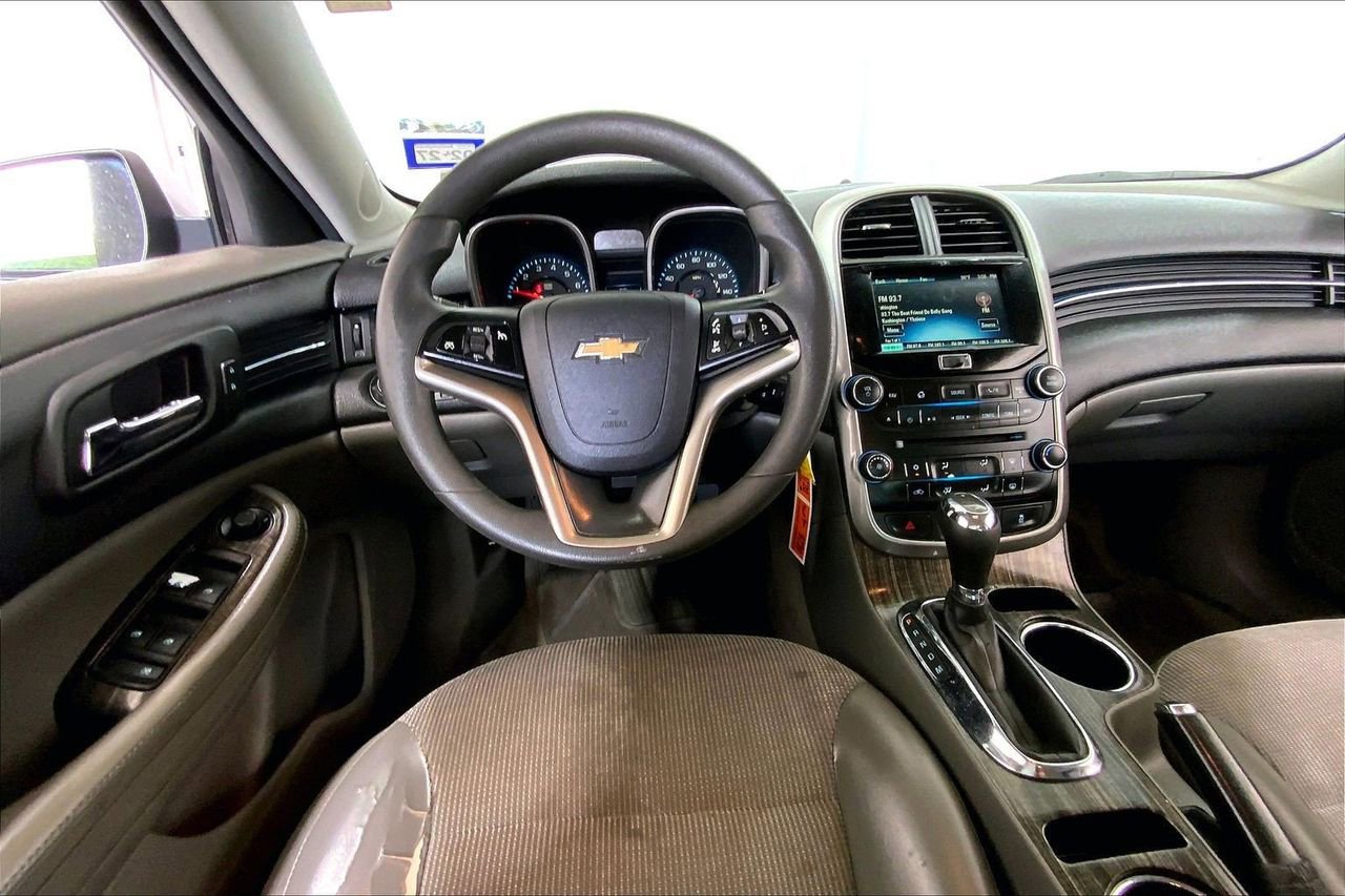 Used 2016 Chevrolet Malibu LT FWD image 14