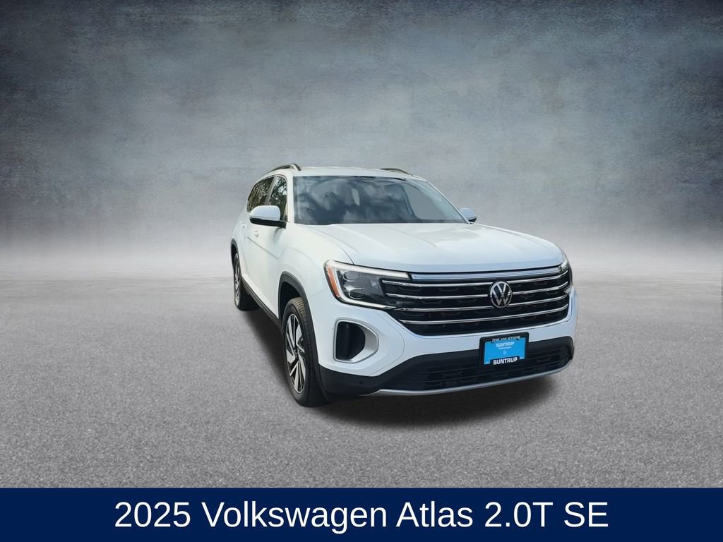 Used 2025 Volkswagen Atlas SE image 2