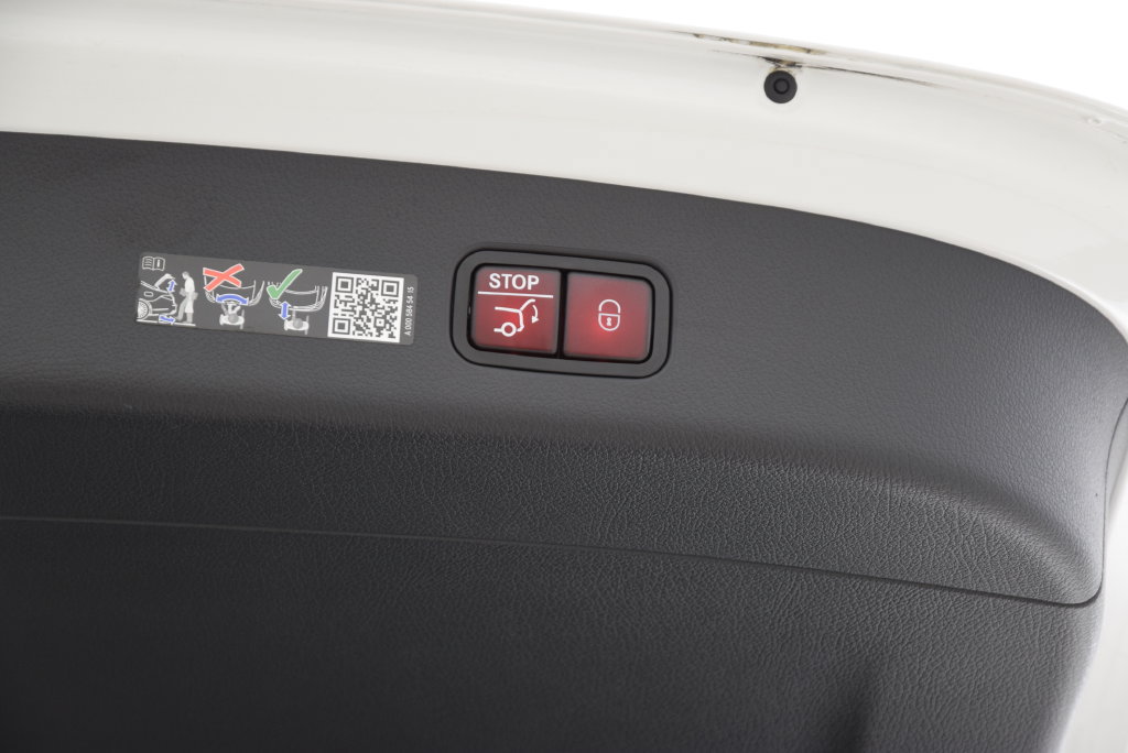 Certified 2025 Mercedes-Benz GLC 350e 4MATIC image 31