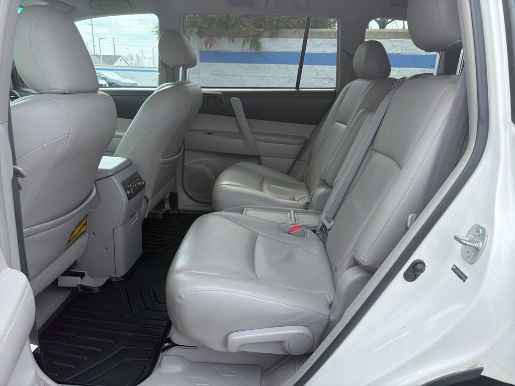 Used 2010 Toyota Highlander 2WD image 18