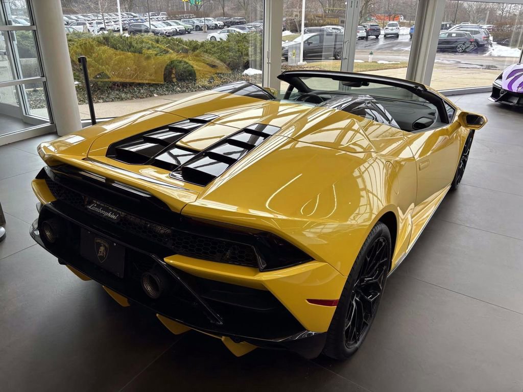 Used 2024 Lamborghini Huracan EVO image 6