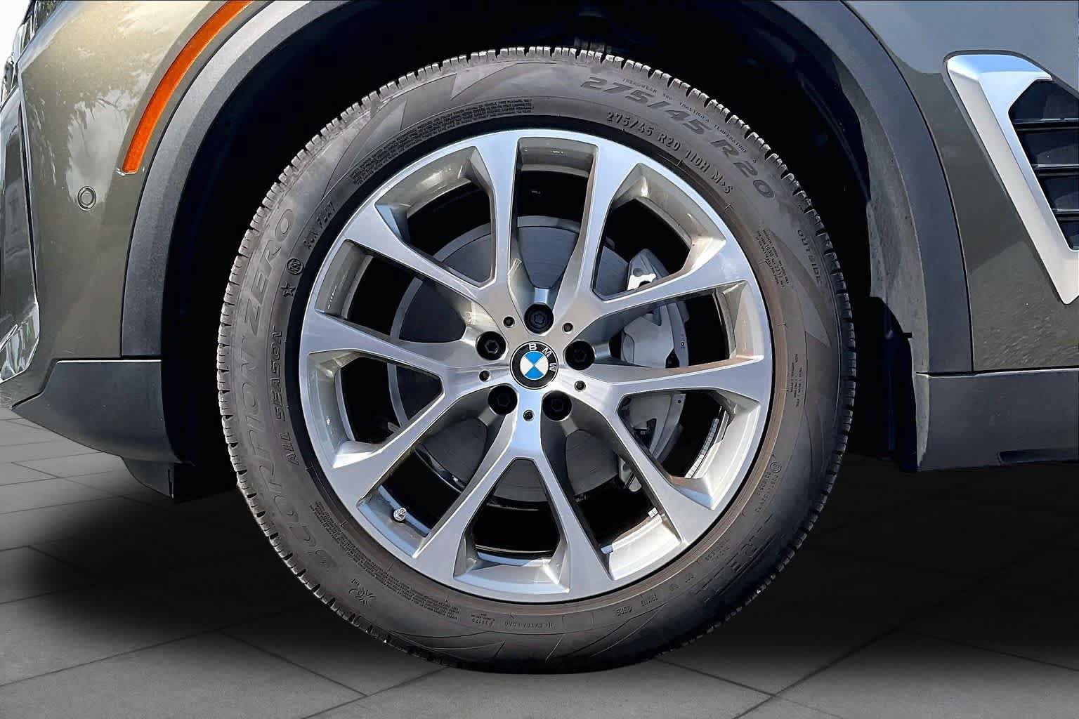 Used 2026 BMW X5 xDrive40i w/ Premium Package AWD/4WD image 10