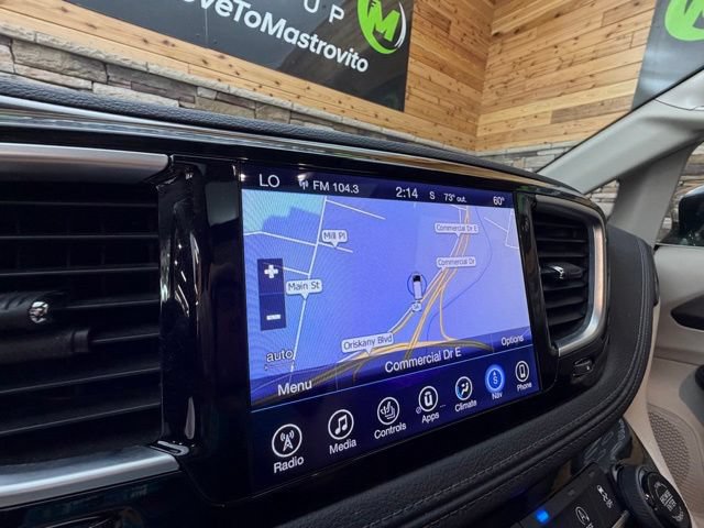 Used 2017 Chrysler Pacifica Limited w/ UConnect Theater Package FWD image 24