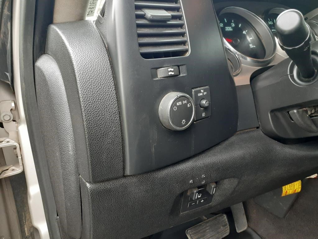 Used 2008 Chevrolet Silverado 3500 LT w/ EZ-Lift Tailgate Package AWD/4WD image 12