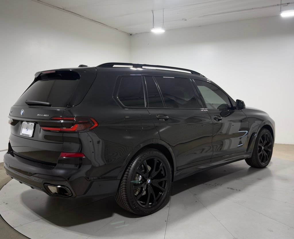 Used 2024 BMW X7 xDrive40i w/ M Sport Package AWD/4WD image 2