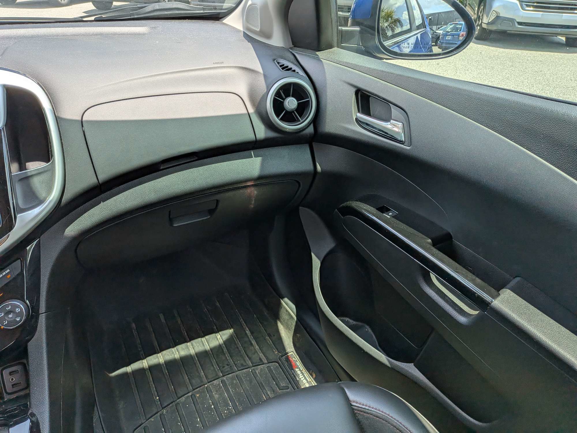 Used 2017 Chevrolet Sonic Premier w/ Driver Confidence Package FWD image 15