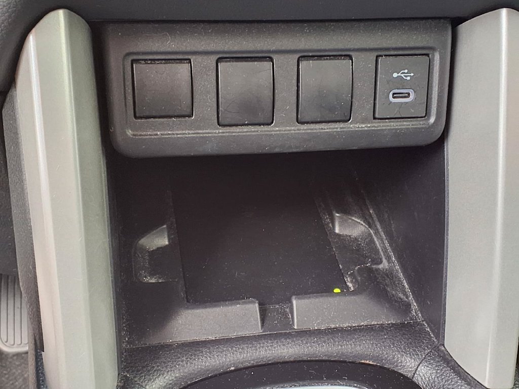 Used 2025 Toyota Corolla Cross AWD Hybrid w/ Moonroof Package image 28