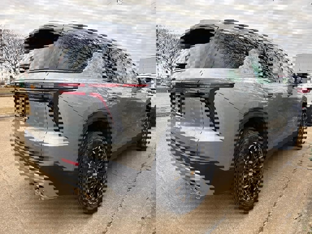 New 2026 Chevrolet Traverse LT w/ Sun and Wheel Package image 4